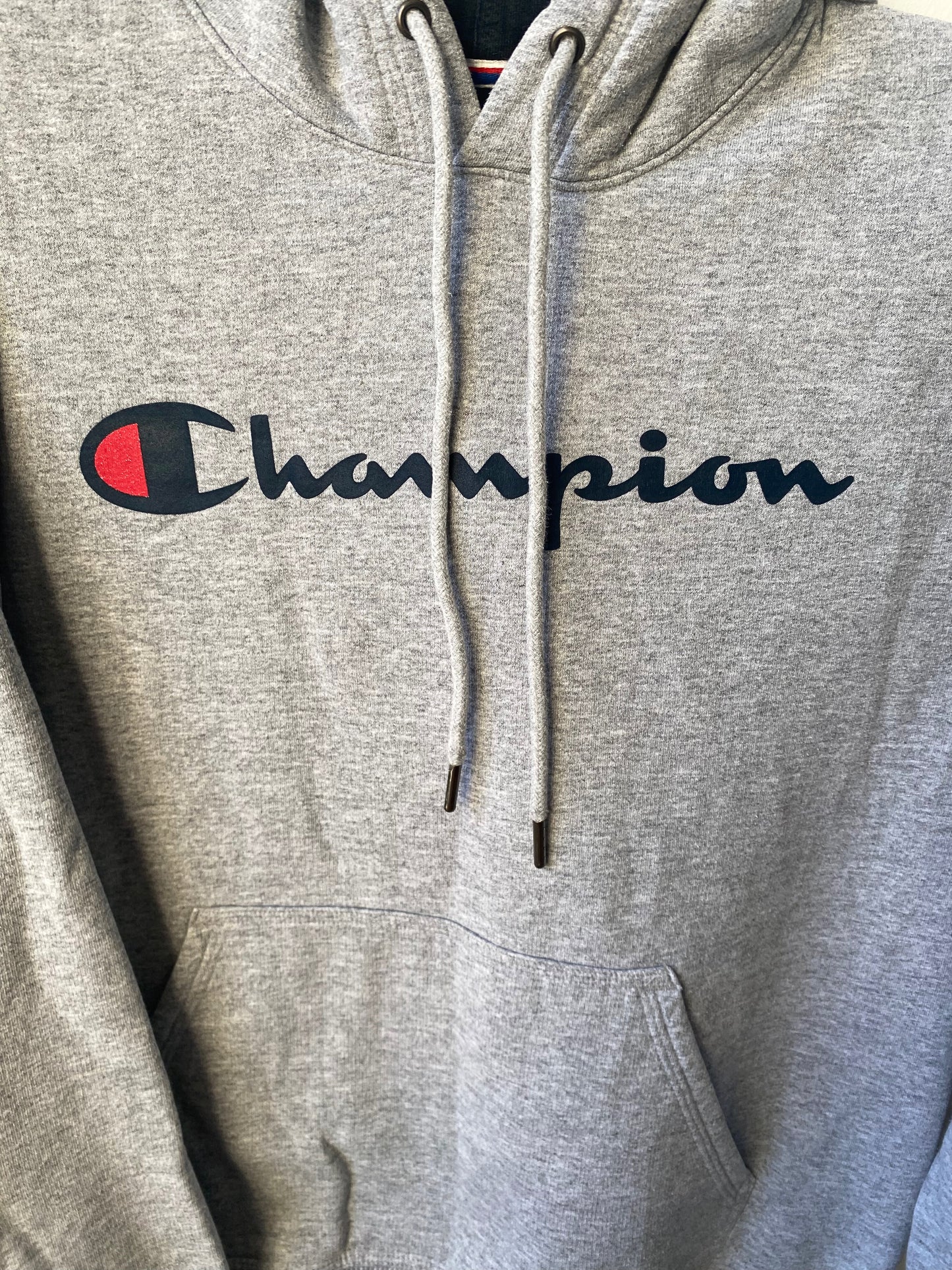 סווטצרט champion AUTHENTIC ATHLETICWEAR צבע אפור כיתוב כחול- מידה- S