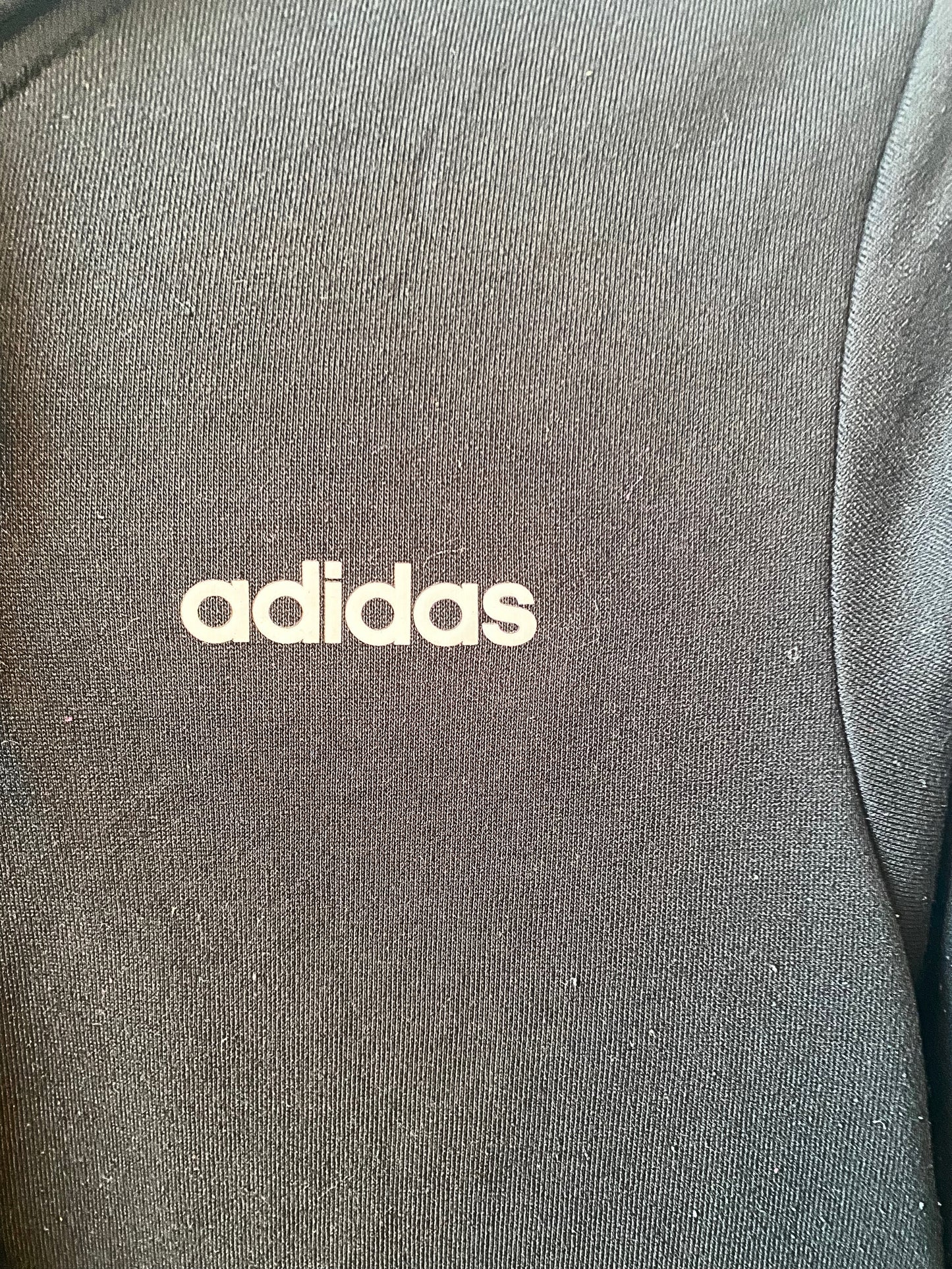 גקט ADIDAS שחור עם לוגו לבן מידה- M