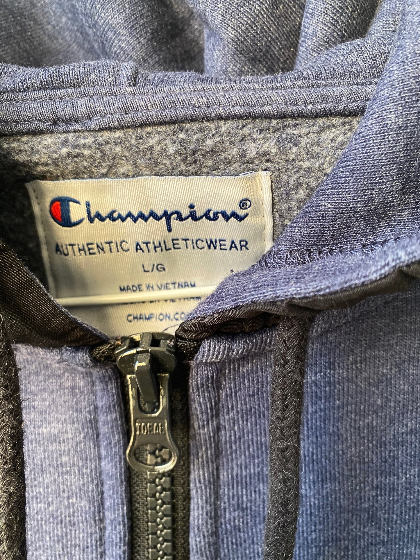 סווטצרט champion authentic athletic wear צבע כחול מידה L