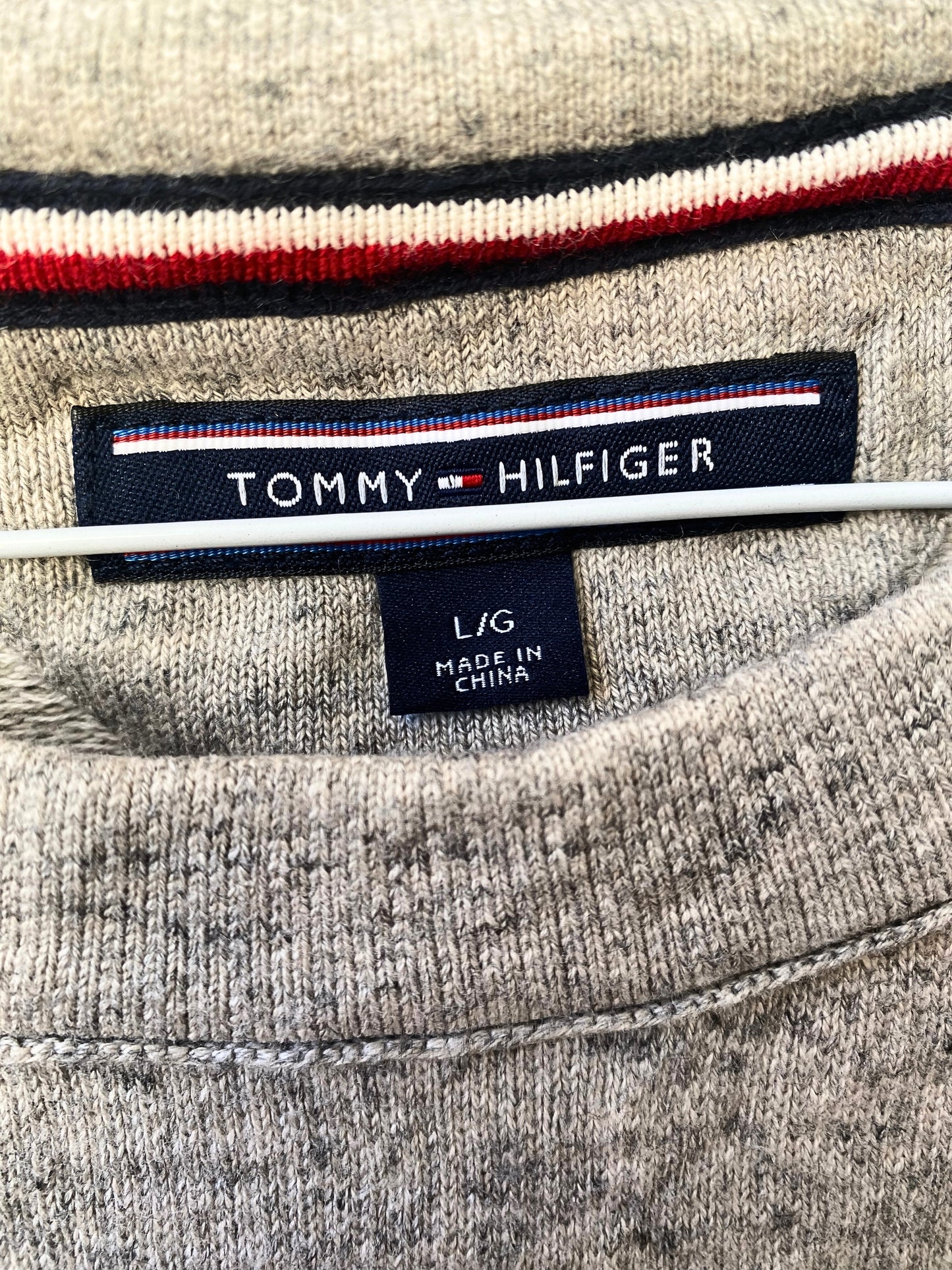 סווטצרט Tommy Hilfiger אפור לוגו בכחול מידה- L