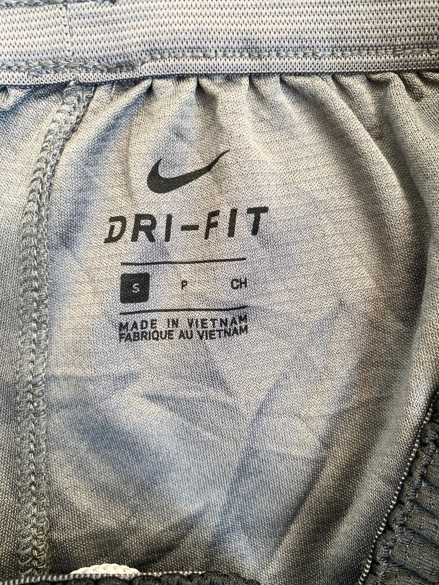 מכנס קצר NIKE אפור עם לוגו לבן מידה- S