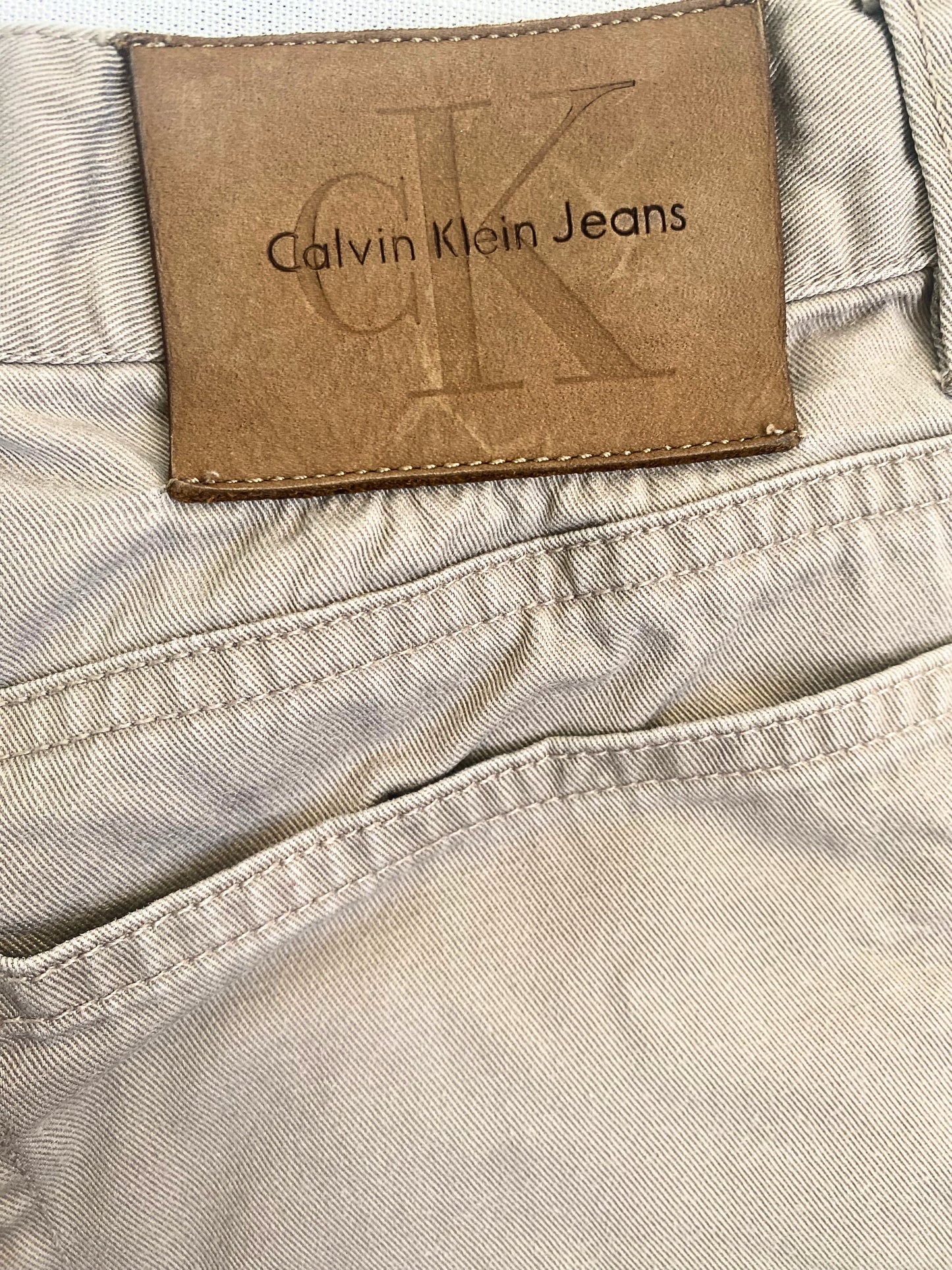 ברמודה CALVIN KLEIN חאקי מידה- 14